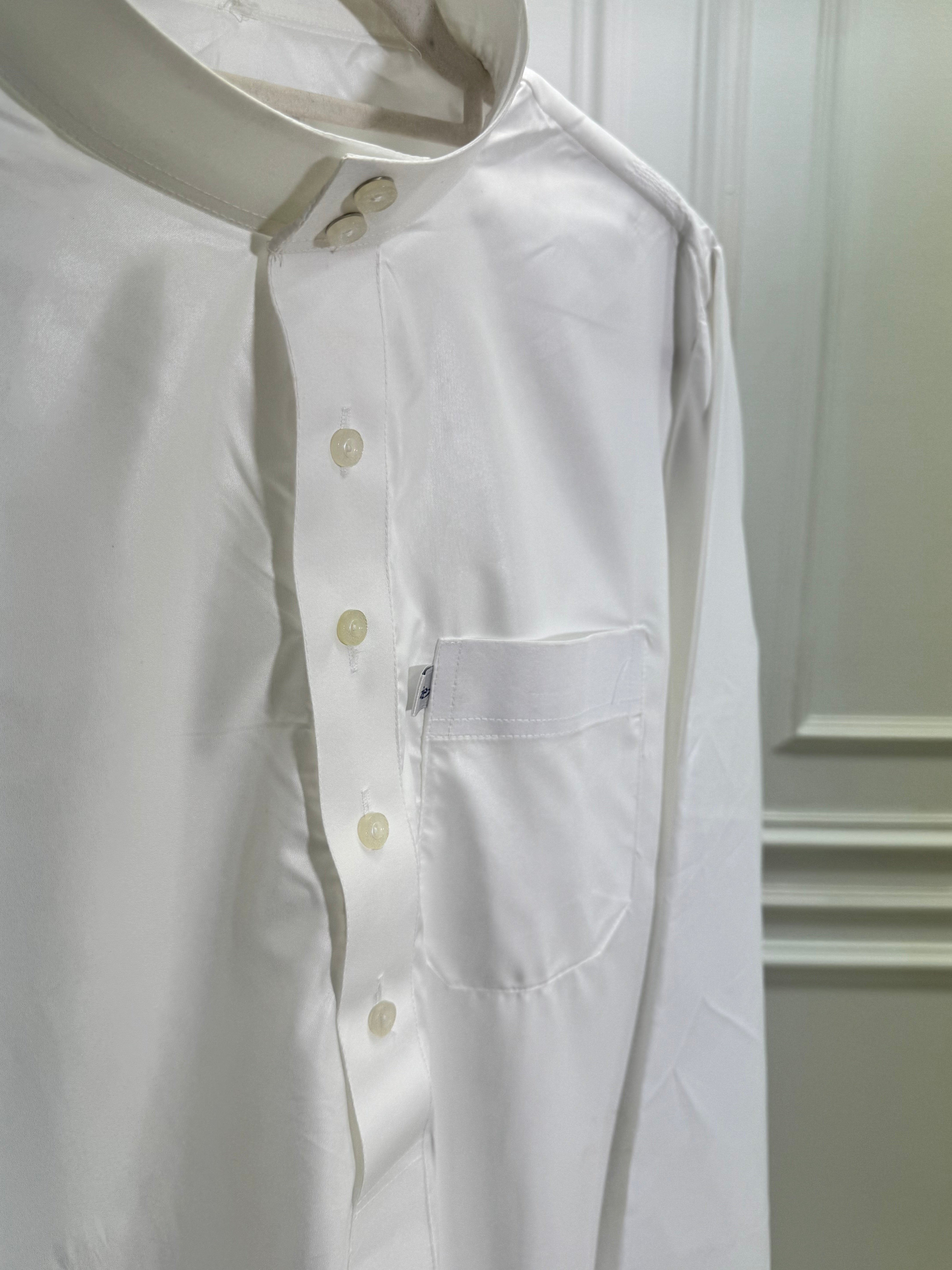 Qamis blanc cassé