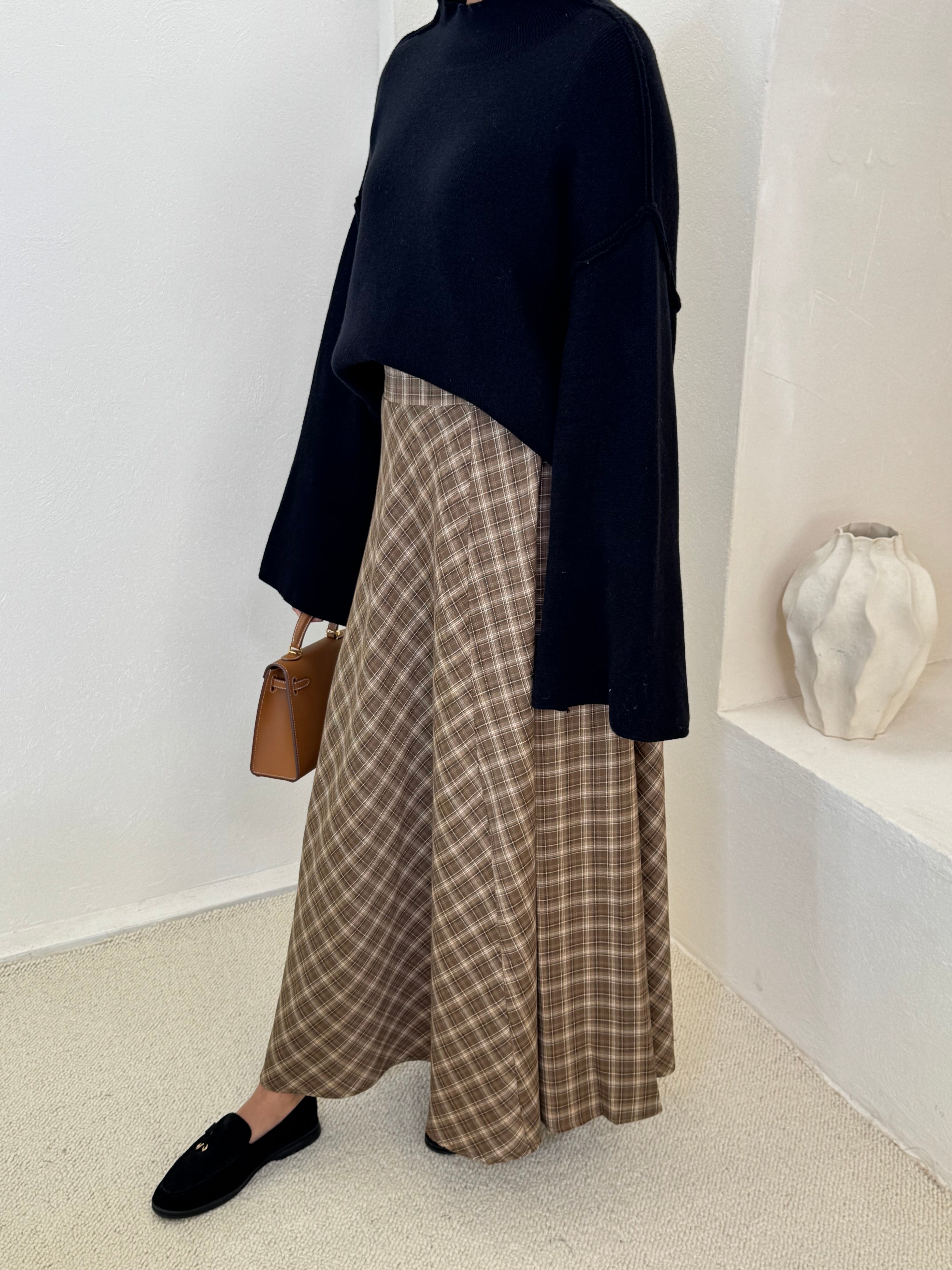 Falda escocesa avellana